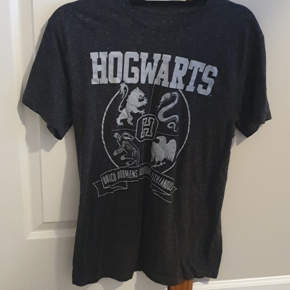 Harry Potter Hogwarts crest t-shirt
